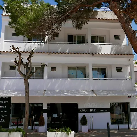 Hostel De La Caravel.la *
