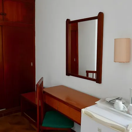 Hostel De La Caravel.la *